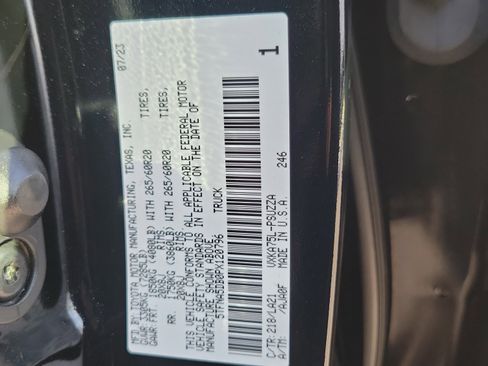 Used 2023 Toyota Tundra Platinum image 30