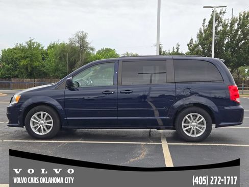Used 2016 Dodge Grand Caravan SXT w/ Rear Park Assist Package FWD image 3