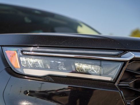 Used 2024 Honda Pilot Touring image 10