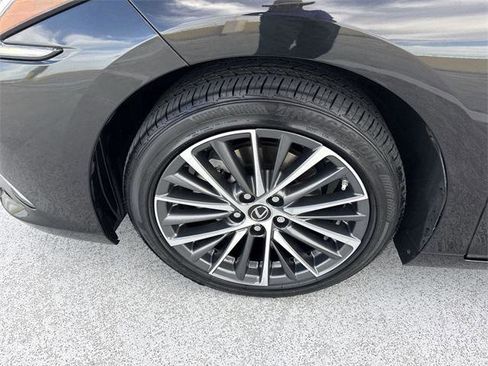 Certified 2022 Lexus ES 350 w/ Premium Package image 10