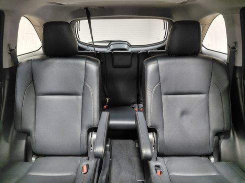 Used 2019 Toyota Highlander Limited Platinum AWD/4WD image 5