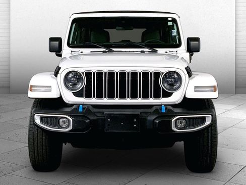 Used 2024 Jeep Wrangler Unlimited Sahara AWD/4WD image 2