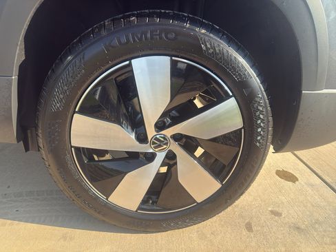 New 2025 Volkswagen Taos S image 17