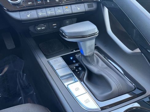 Used 2025 Hyundai Elantra SEL image 44