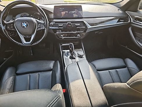 Used 2018 BMW 530i xDrive w/ Premium Package image 21