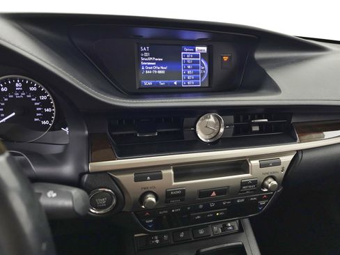 Used 2013 Lexus ES 350 w/ Luxury Pkg FWD image 19