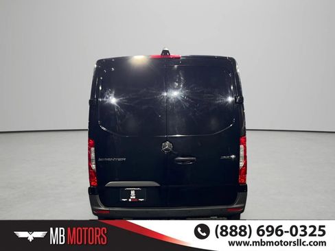 Used 2021 Mercedes-Benz Sprinter 2500 image 6