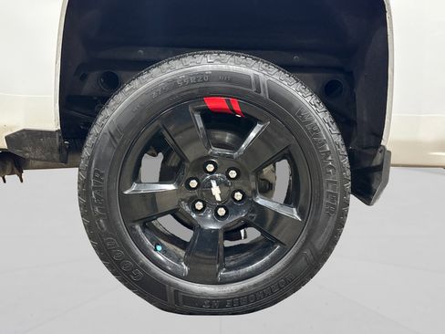 Used 2018 Chevrolet Silverado 1500 LT w/ Redline Edition image 48