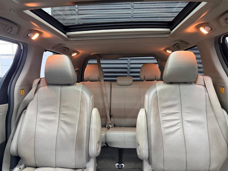 Used 2013 Toyota Sienna Limited w/ Premium Pkg AWD/4WD image 10