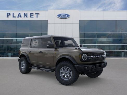 New 2025 Ford Bronco Badlands image 9