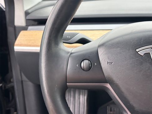 Used 2018 Tesla Model 3 Mid Range image 13