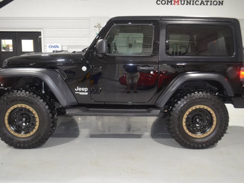Used 2020 Jeep Wrangler Sport AWD/4WD image 4