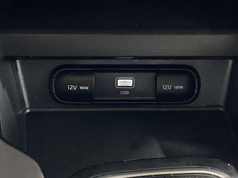 Used 2023 Kia Soul LX w/ LX Technology Package FWD image 30