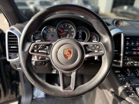 Used 2017 Porsche Cayenne image 16