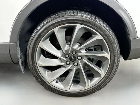 Used 2021 Lincoln Nautilus Reserve w/ Equipment Group 201A AWD/4WD image 31