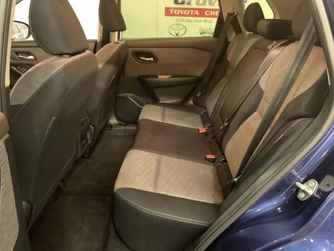 Used 2023 Nissan Rogue SV image 13