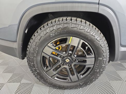 Used 2023 Rivian R1S Adventure AWD/4WD image 12