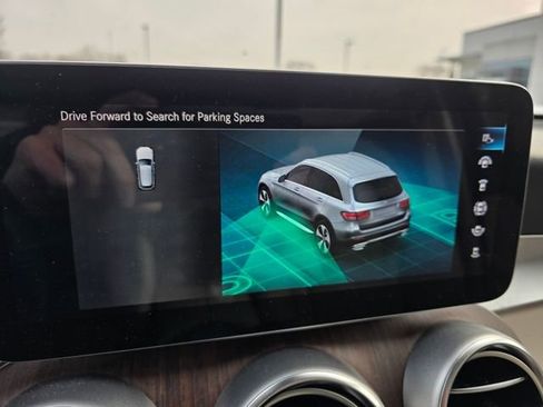 Used 2022 Mercedes-Benz GLC 300 4MATIC image 6