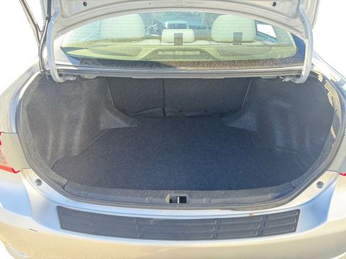 Used 2011 Toyota Corolla LE image 9