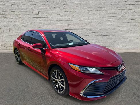 Used 2023 Toyota Camry XLE w/ Navigation Package FWD image 7