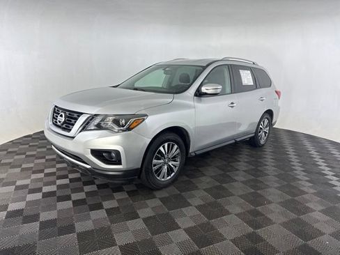 Used 2019 Nissan Pathfinder SV AWD/4WD image 3