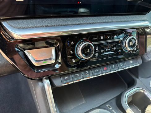 Used 2024 GMC Sierra 1500 Denali w/ Denali Reserve Package AWD/4WD image 31