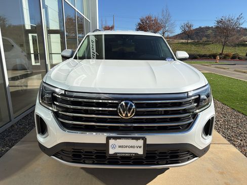 New 2026 Volkswagen Atlas SE image 3