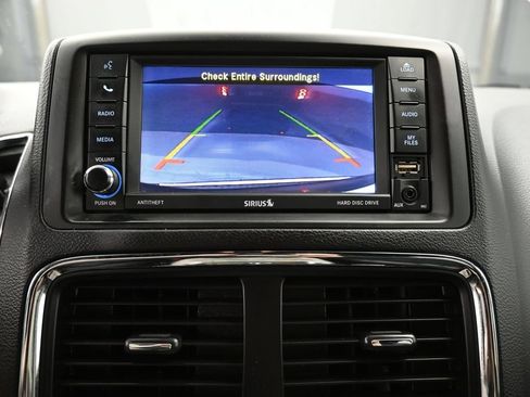 Used 2020 Dodge Grand Caravan SXT FWD image 5