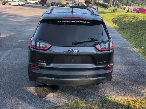 Used 2019 Jeep Cherokee Limited w/ Luxury Group AWD/4WD image 6