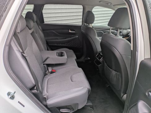 Used 2019 Hyundai Santa Fe SE image 30