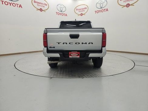 Used 2025 Toyota Tacoma SR5 AWD/4WD image 7