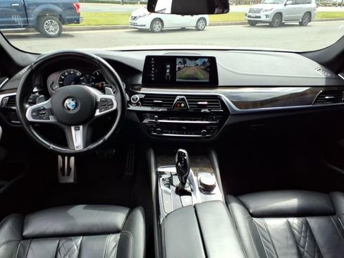 Used 2018 BMW M550i xDrive image 10