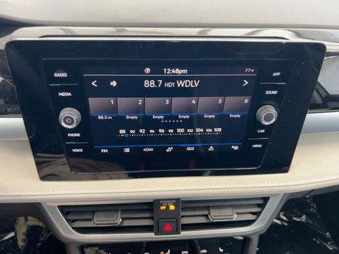 New 2026 Volkswagen Taos SE image 23