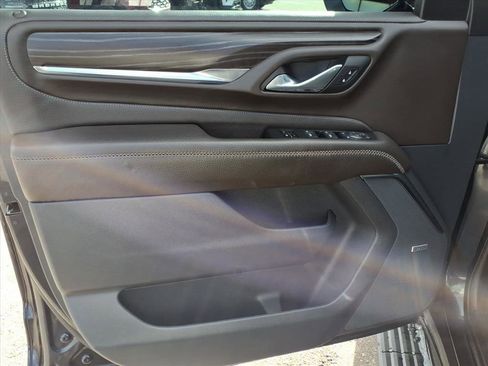 Used 2023 GMC Yukon XL Denali image 16