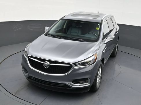 Used 2020 Buick Enclave Essence w/ Sound and Sites Package FWD image 18