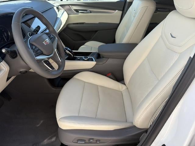 Used 2024 Cadillac XT5 Premium Luxury FWD image 9