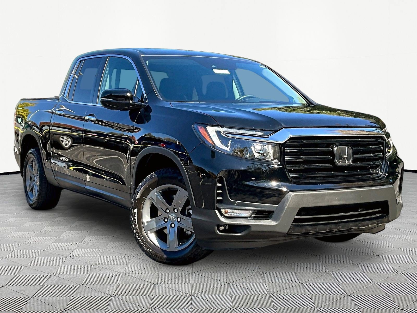 Used 2023 Honda Ridgeline RTL-E image 3