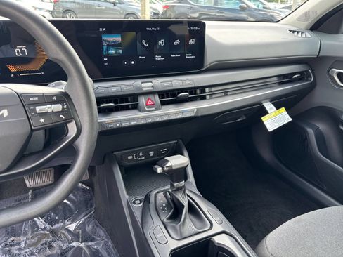 Used 2025 Kia K4 FWD image 17