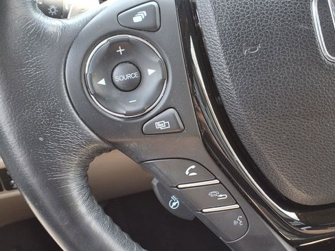 Used 2018 Honda Pilot Elite image 25