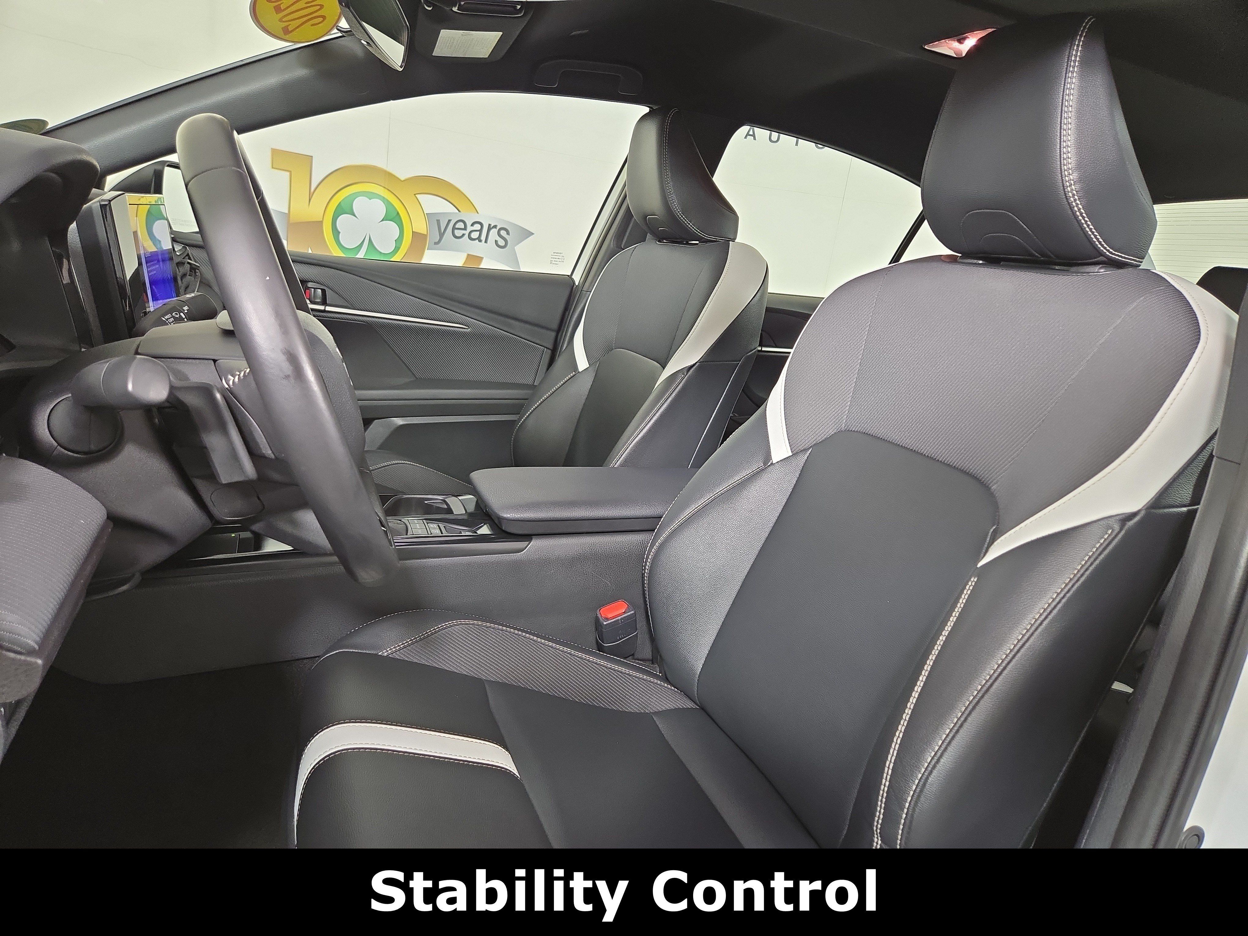 Used 2025 Toyota Camry SE FWD image 11