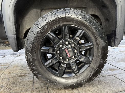 Used 2024 GMC Sierra 2500 AT4 w/ AT4 Premium Plus Package image 30