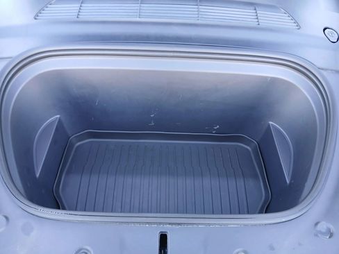 Used 2023 Tesla Model Y Long Range image 23