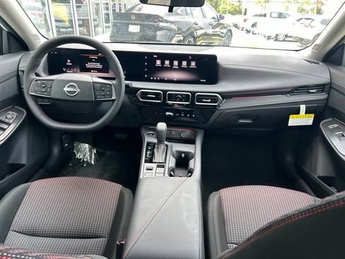 New 2026 Nissan Sentra SR w/ Floor Mat Package FWD image 11