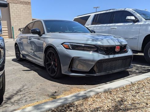 Used 2024 Honda Civic Type R image 3