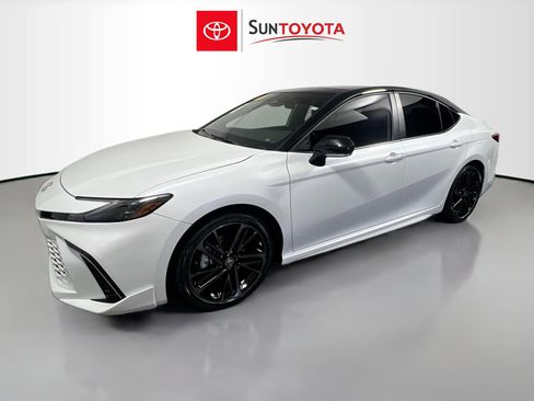 Used 2025 Toyota Camry XSE image 9