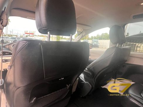 Used 2026 Chrysler Pacifica Select FWD image 15