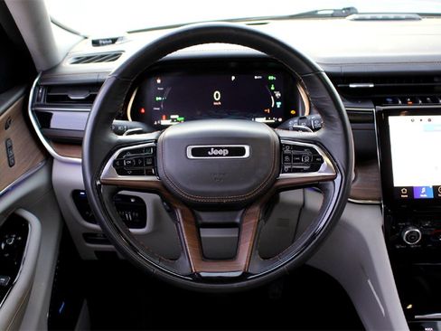 Used 2022 Jeep Grand Cherokee Summit w/ Advanced Protech Group IV image 24