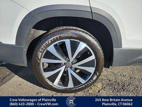 Certified 2023 Volkswagen Taos SE image 19