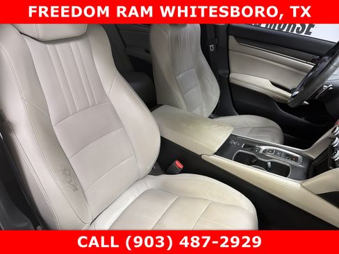 Used 2018 Honda Accord Touring image 9
