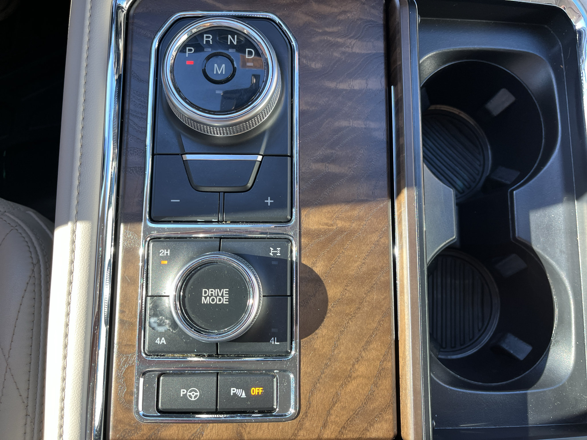 Used 2018 Ford Expedition Max Platinum AWD/4WD image 28